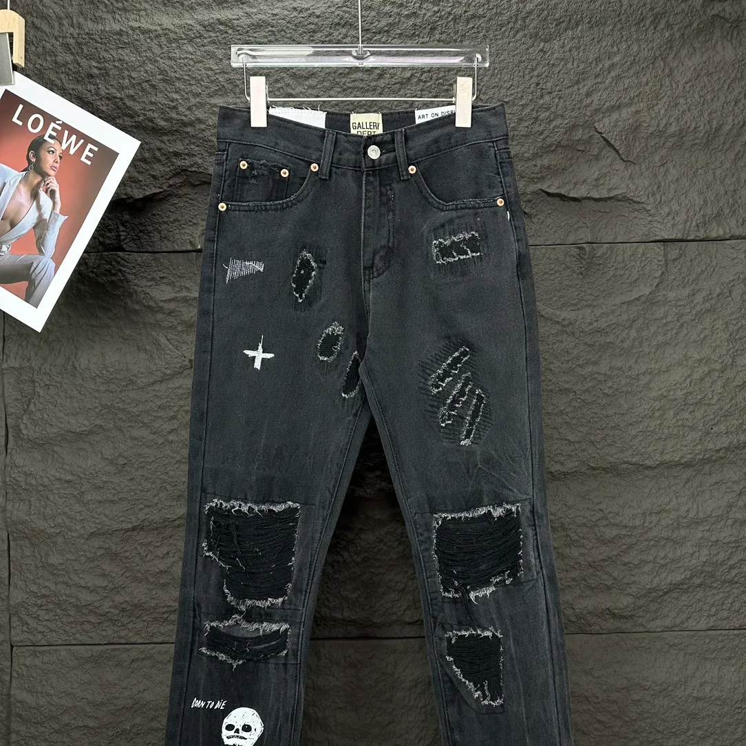P260 GALLERY DEPT. 2024 new heavy-duty ripped embroidered couple's style washed jeans 🔥High version🔥High version🔥Top ceiling quality Styles with different washed textures are very friendly to people with thin legs and thick legs. The straight version is very flattering to the leg shape. Moderate length that never goes out of style, easy to match with casually, basic styling for various styles, a must-have in the wardrobe! The fabric is stiff but also makes the upper body soft without losing texture. The washing process is even more perfect. It is a must-have item for everyone! ! ! Washed wheat, hang tag, pants label, complete with three labels Color: washed black Size: 28, 30, 32, 34, 36 (equivalent to S-2XL)
